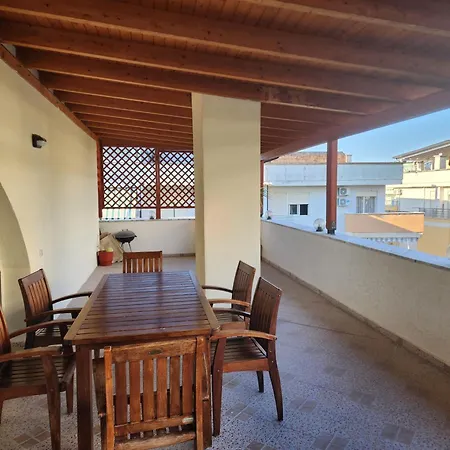 Prázdninový dům Family With Big Terrace In Golem (Tirana)