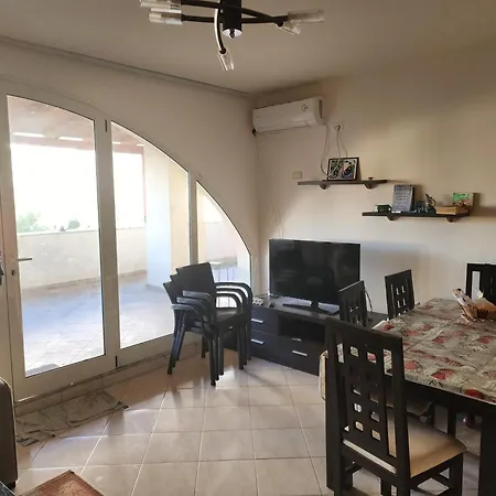 Family In Kavaje Tatil Evi